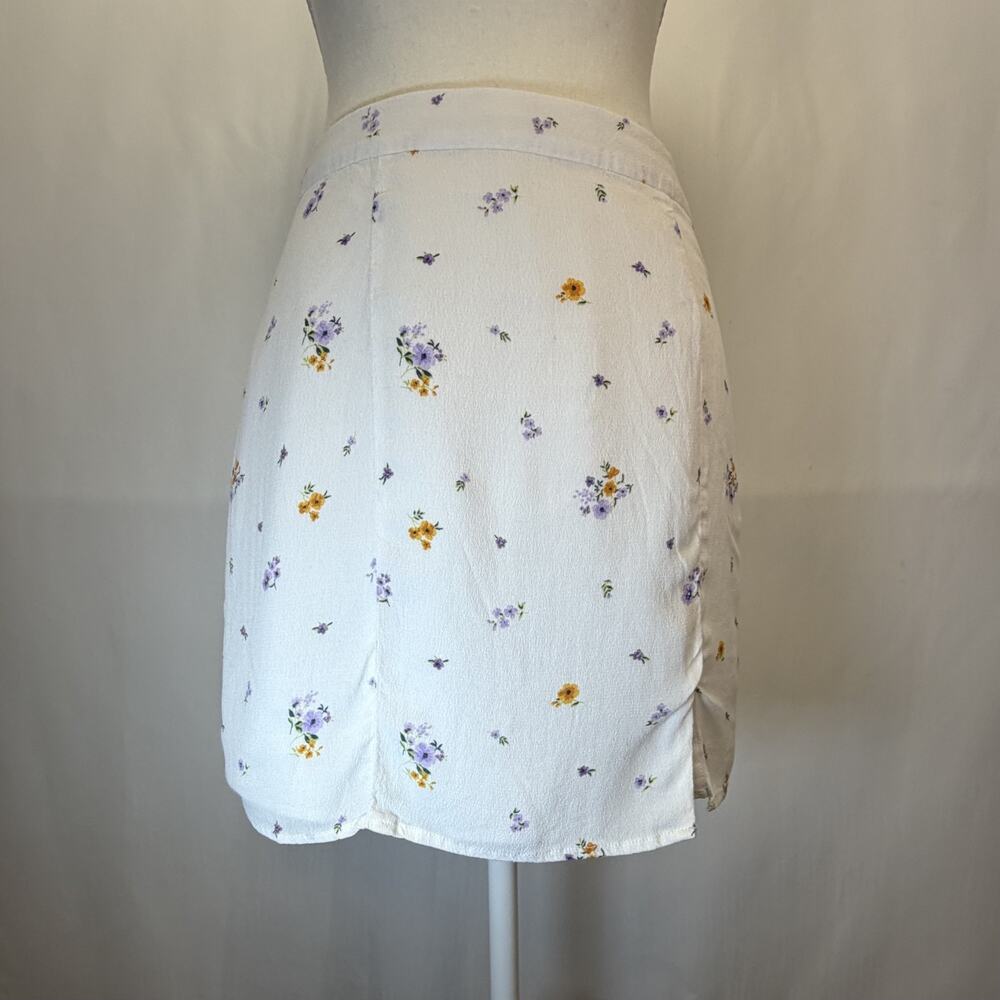 Forever 21 Skirt Womens Juniors Size Medium Floral Rayon Spring Mini Skirt White